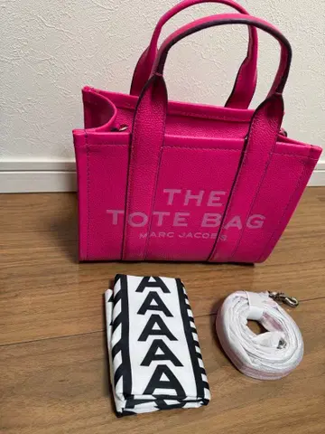 MARC JACOBS 소가죽 토트백 26cm