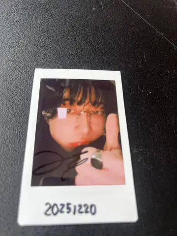 ExWHYZ mikina 날짜 친필 사인 폴라로이드