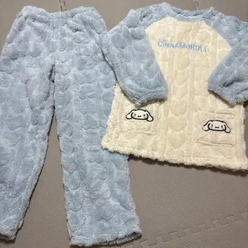 시나모롤 후와후와 새상품급 파자마 스카이블루