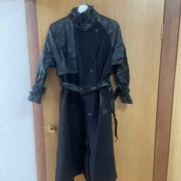 HARE 트렌치코트 블랙