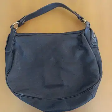 IL BISONTE 블랙 가죽 숄더백