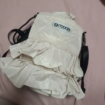 OUTDOOR 프릴 숄더백 아이보리