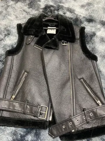 ZARA 블랙 가죽 자켓