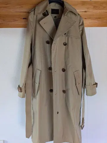 투모로우랜드 베이지 트렌치코트 더블 브레스트