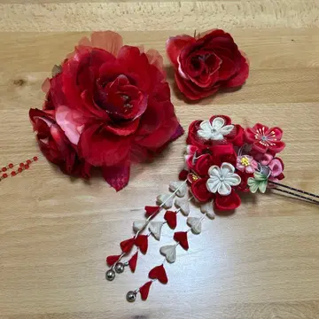 빨간색 꽃 머리 장식 일본 정통의상 소품