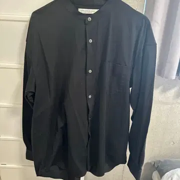 URBAN RESEARCH 블랙 긴팔 셔츠 버튼 포함