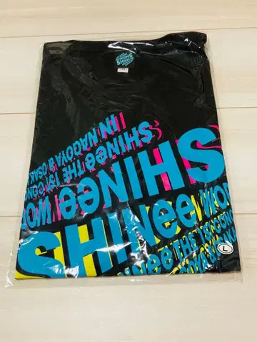 미개봉 새상품 SHINee WORLD T셔츠 L사이즈 블랙 블랙 귀중