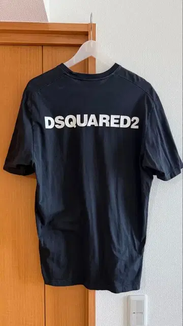 인기 레어 새상품급 DSQUARED2 블랙 T셔츠 L사이즈