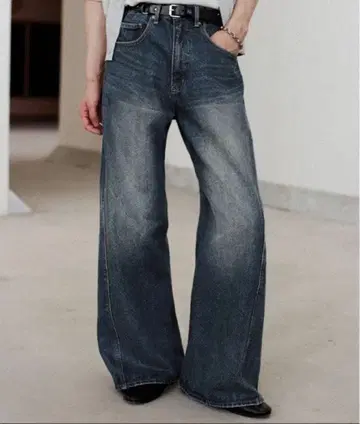 미사용품 wym 위임 CURVED FLARE 배기 데님 clel