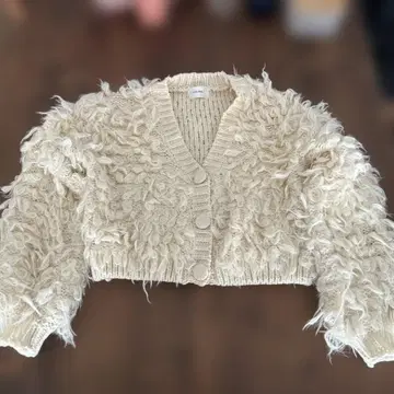 on:nur 아이보리 크롭 가디건