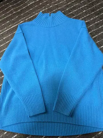 23구 하이넥 니트 스카이블루