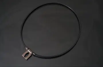 ANGLE e.MODEL 01 NECKLACE 블랙