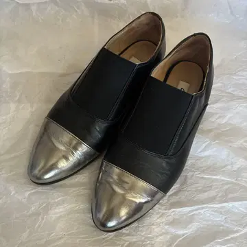 기간 한정 판매 새상품급 clarks 바이컬러 신발