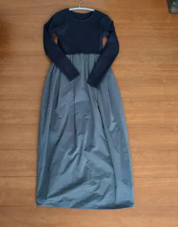 네이비 그레이 도킹 원피스 코쿤 실루엣