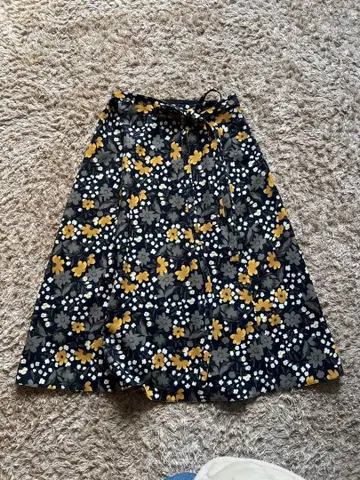 Mira Owen 꽃무늬 랩스커트