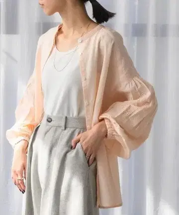 컨디션 최상 정가 1.2만 핑크 도어즈 자수 볼륨 슬리브 블라우스