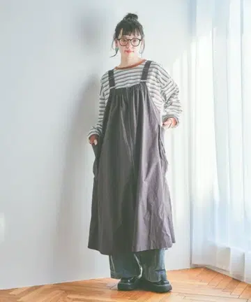 niko and - 포켓 ZIP 오버롤 스커트