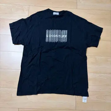 GOODSTUFF x KOSUKE KAWAMURA 블랙 티셔츠