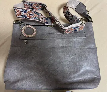 그레이 숄더백 합성 피혁