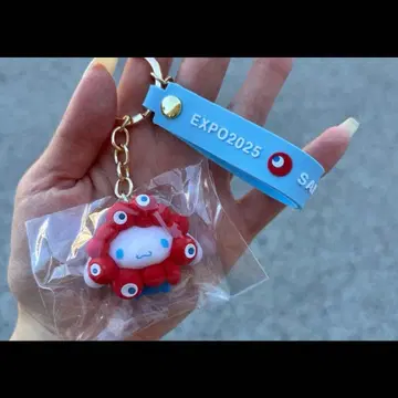 오사카 만박 미야쿠미야쿠 x 산리오 변신 입체 키링 시나모롤