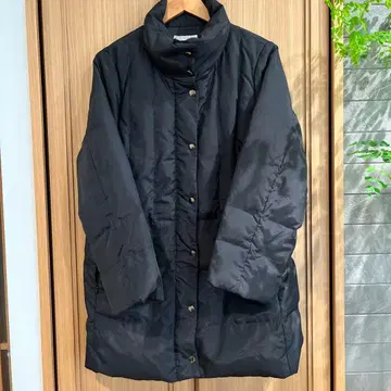 도쿄 스타일 블랙 다운 코트