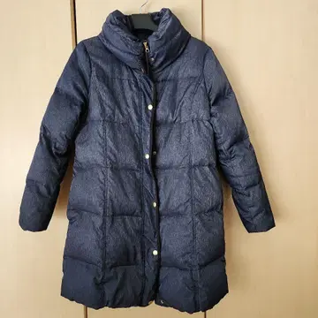 새상품급 착용 적음 따뜻한 네이비 다운 점퍼 M 사이즈