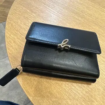 가죽제 블랙 3단 폴더형 지갑