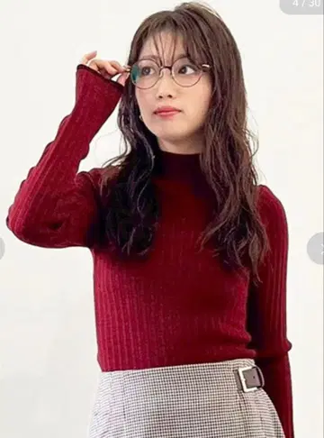 랜덤 리브라 메 니트탑 Lily Brown