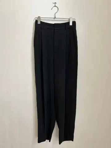 6 ROKU 1 Tuck Slacks