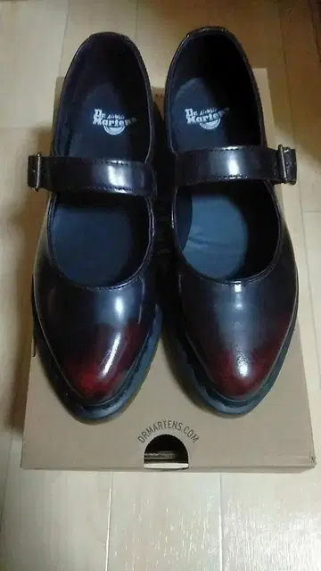 Dr. Martens ELPHIE 다크 브라운 메리제인 슈즈