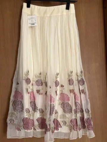 레스트로즈 롱 스커트 자카드 장미 패턴