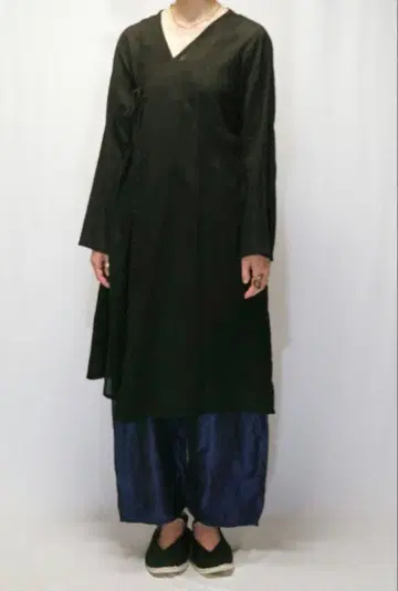 [ iroiro 군청 ] Cache-coeur Dress [BLK]