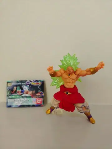 드래곤볼 브로리 초사이어인 3 미니북 있음