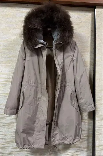 23구 베이지 퍼 모즈 코트