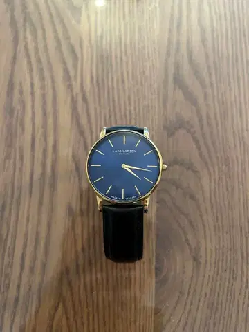 LARS LARSEN 네이비 다이얼 시계