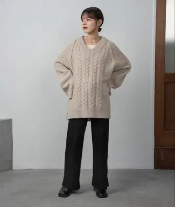 v neck cable loose knit / 브이넥 케이블 루즈 니트