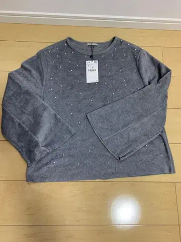 자라 ZARA TRAFALUC 상의 기모 소재 겨울 미사용