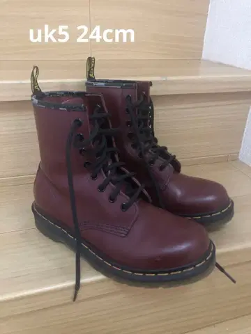 닥터마틴 8홀 체리 레드 uk5 24cm