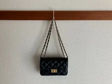 AULENTTI 가죽 퀼팅 체인 숄더백