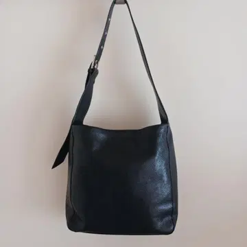 블랙 가죽 숄더백