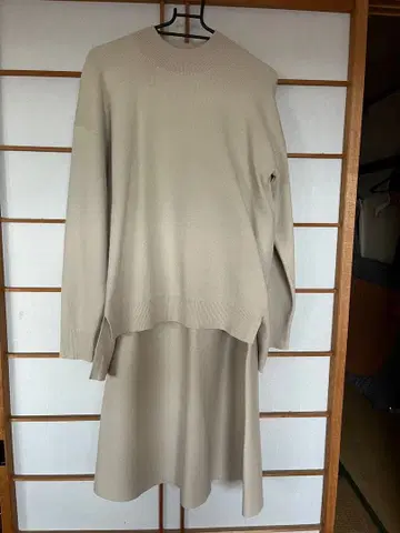 베이지 니트 셋업 스커트