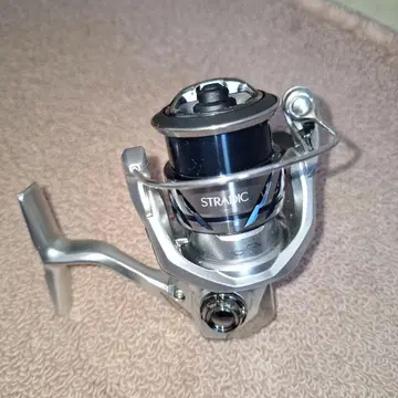 극미품 시마노 23 스트라딕 c2000s