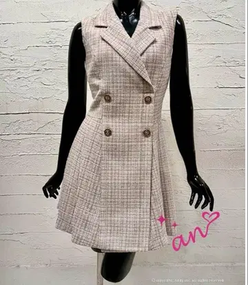 베이지 계열 체크 더블 브레스트 드레스