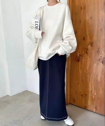 앤도미 배색 스티치 속기모 맨투맨 롱 타이트 스커트 네이비 M 사이즈