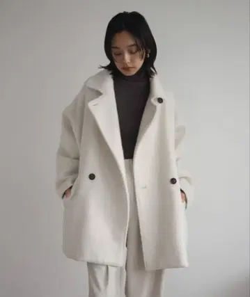 hellam 헤람 샤기 코트 화이트