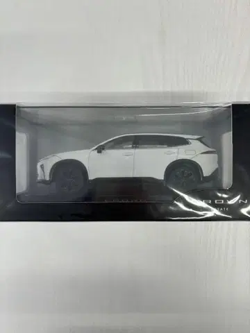 HEV 모노톤 크라운 에스테이트 컬러 샘플 프레셔스 화이트 펄