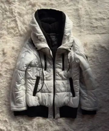 화이트 패딩 자켓 후드 부착 L