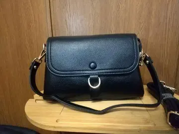 블랙 가죽풍 숄더백