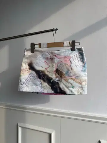 애슐리 윌리엄스 25AW 스커트