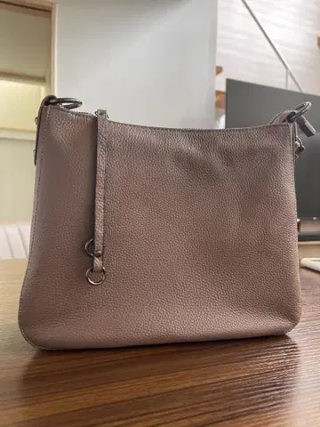 베이지 가죽 숄더백